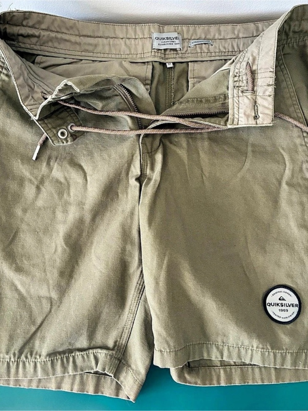 Quiksilver Straight Fit Shorts in Green Waist 31